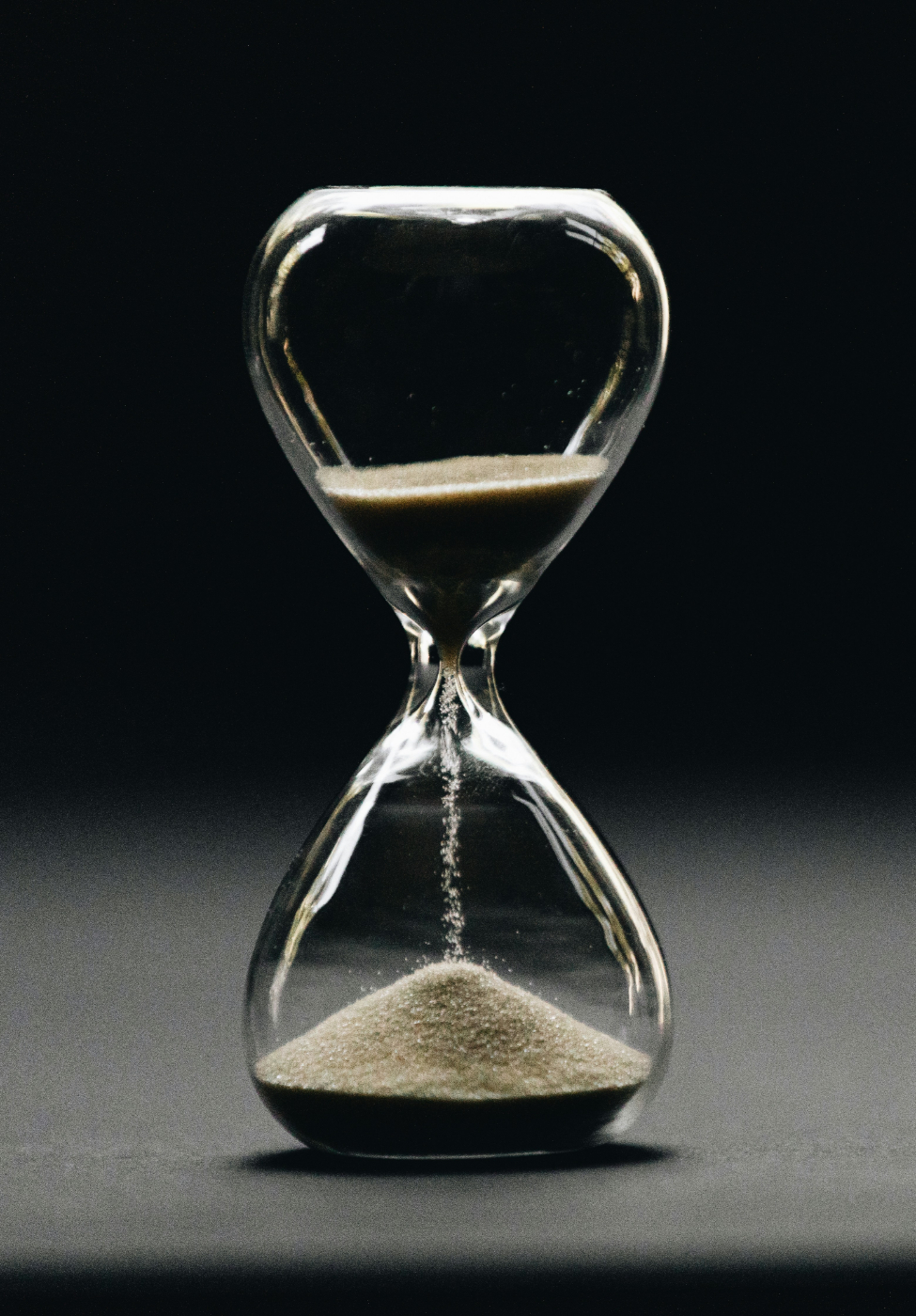 A clear hour glass