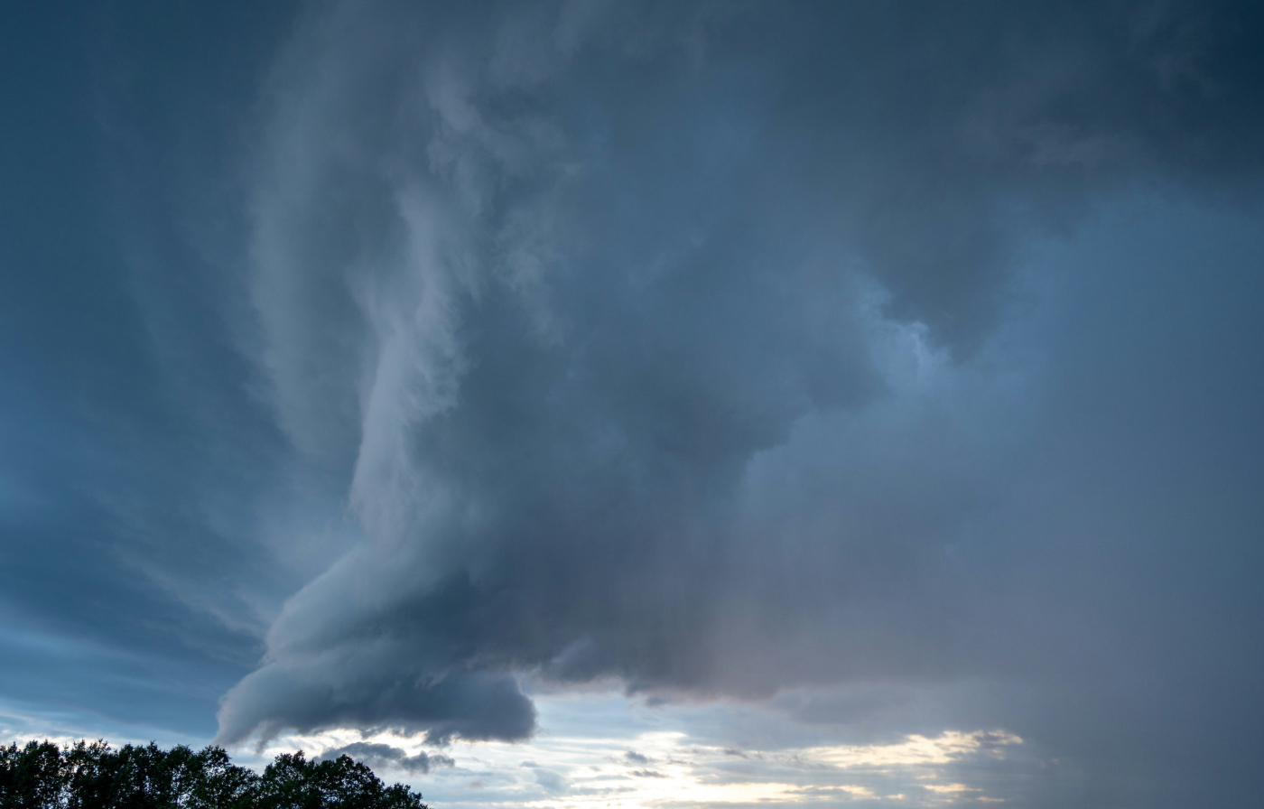 A super cell storm cloud