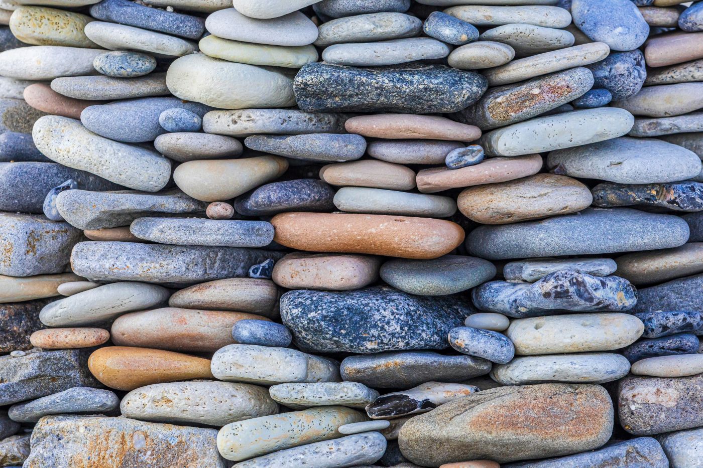A wall made up on flat stones